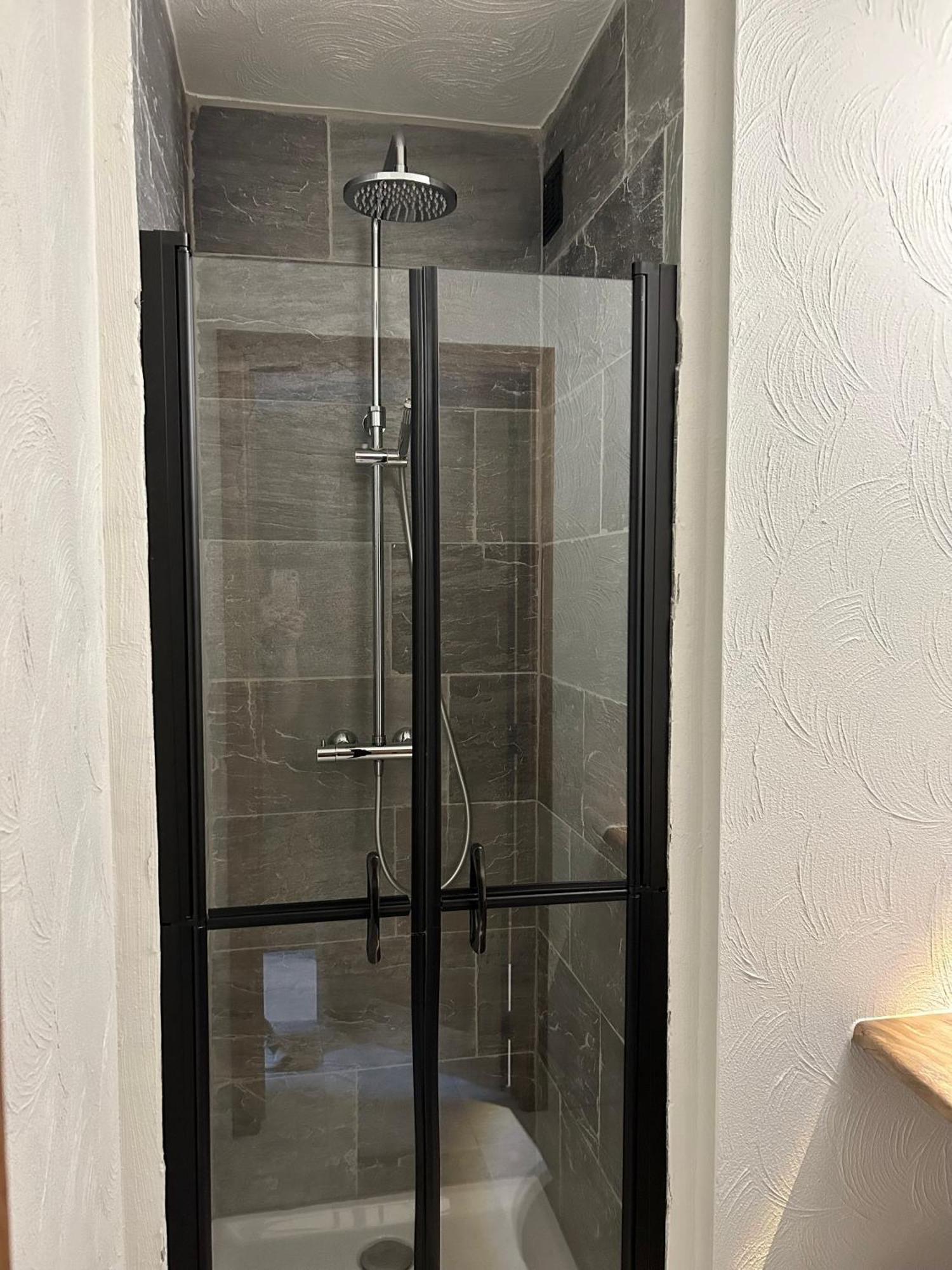 Cacele - La Croisette 5 Appartementen En 6 Tweepersoonskamers Vresse-sur-Semois Ruang foto